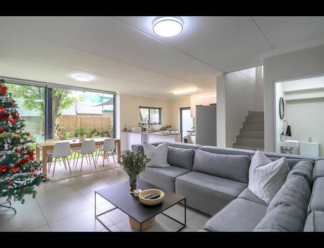 3 BEDROOM TOWNHOUSE FOR SALE IN PROTEA HEIGHTS